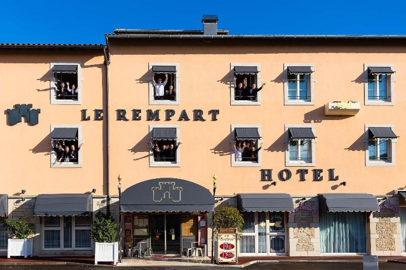 Hotel Le Rempart Tournus Bagian luar foto